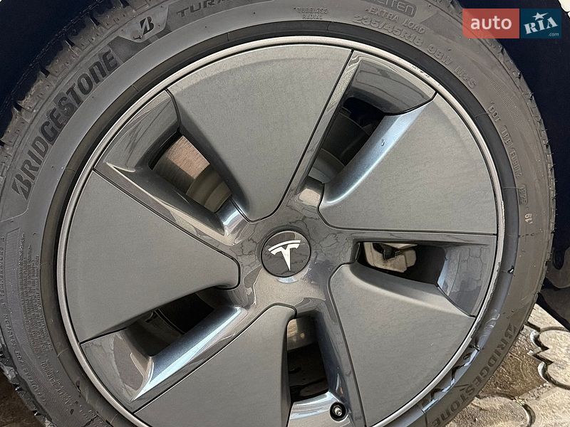 Седан Tesla Model 3 2022 в Луцке