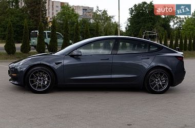 Седан Tesla Model 3 2022 в Дрогобыче