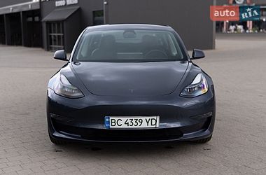Седан Tesla Model 3 2022 в Дрогобыче