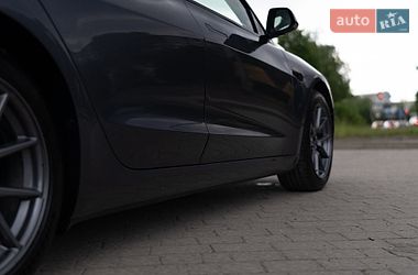 Седан Tesla Model 3 2022 в Дрогобыче