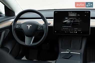 Седан Tesla Model 3 2022 в Дрогобыче