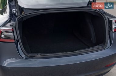 Седан Tesla Model 3 2022 в Дрогобыче