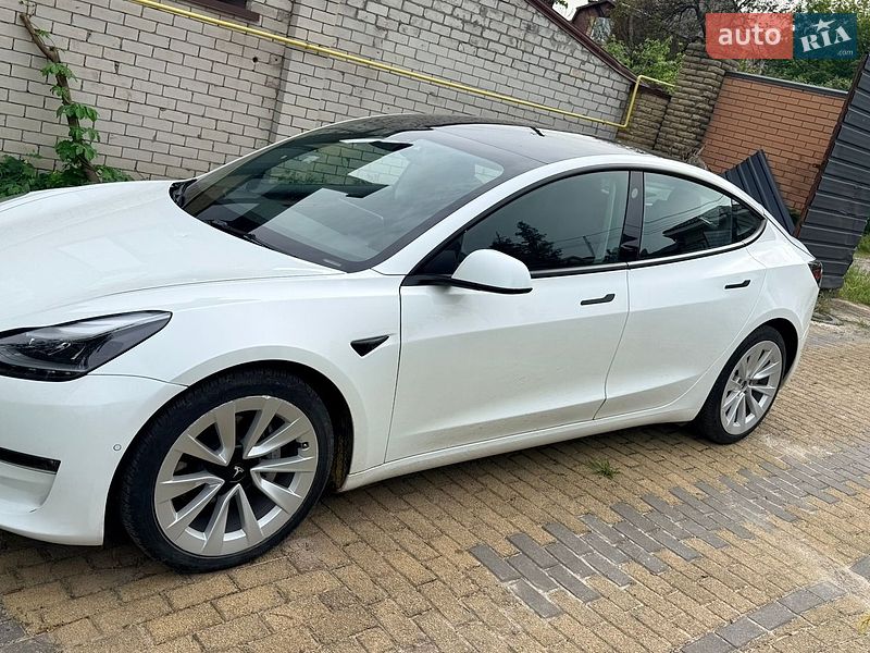 Седан Tesla Model 3 2022 в Дніпрі