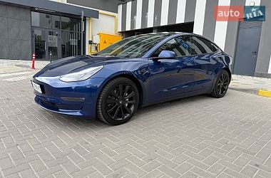 Седан Tesla Model 3 2023 в Львові