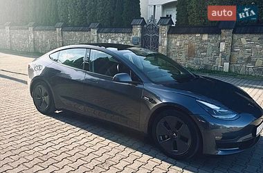 Седан Tesla Model 3 2022 в Надворной