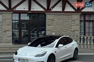Седан Tesla Model 3 2022 в Кременце