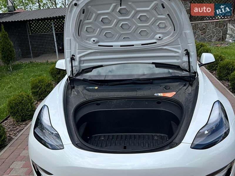 Седан Tesla Model 3 2021 в Хмельницькому