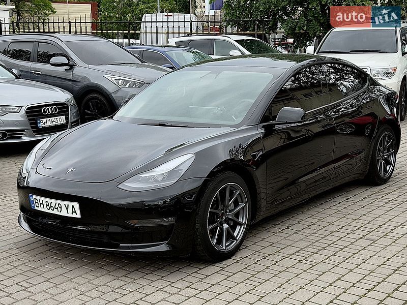 Tesla Model 3 2020