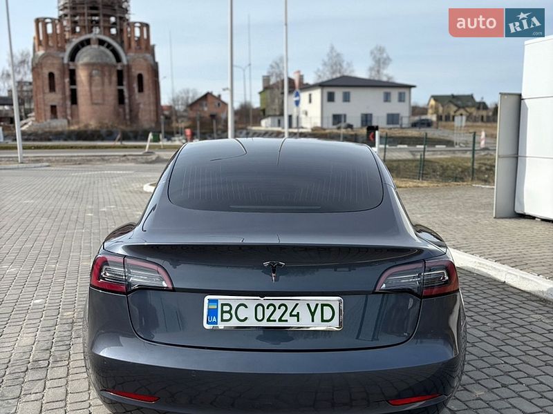 Седан Tesla Model 3 2020 в Жовкве
