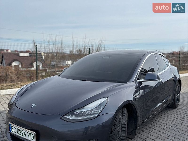 Седан Tesla Model 3 2020 в Жовкве