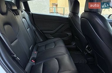 Седан Tesla Model 3 2021 в Луцке