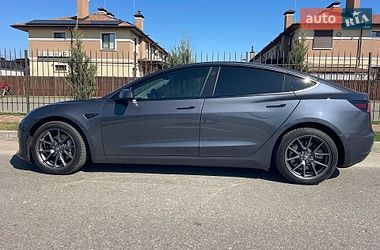 Седан Tesla Model 3 2022 в Києві