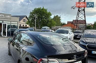 Седан Tesla Model 3 2022 в Дніпрі