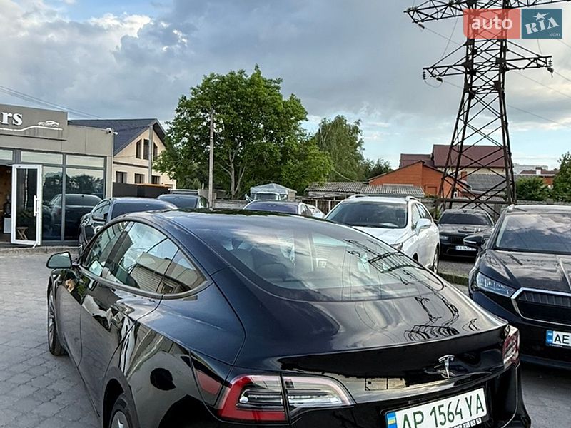 Седан Tesla Model 3 2022 в Дніпрі