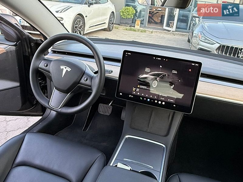 Седан Tesla Model 3 2022 в Дніпрі