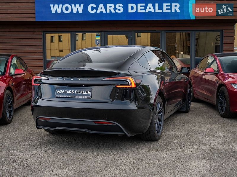 Седан Tesla Model 3 2024 в Києві