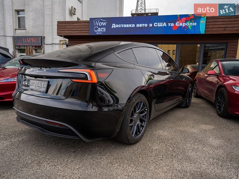 Седан Tesla Model 3 2024 в Києві