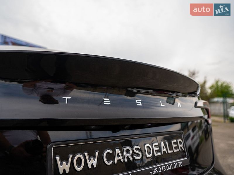 Седан Tesla Model 3 2024 в Києві