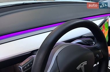 Седан Tesla Model 3 2022 в Николаеве