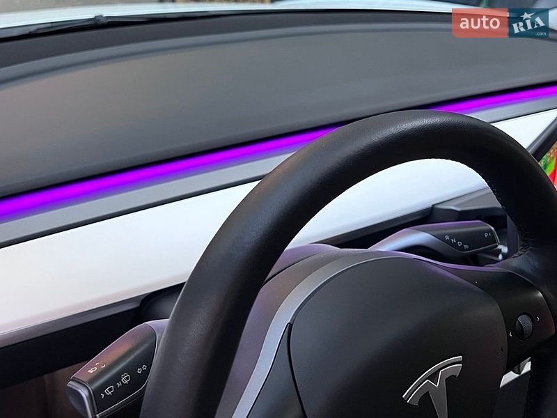 Седан Tesla Model 3 2022 в Николаеве