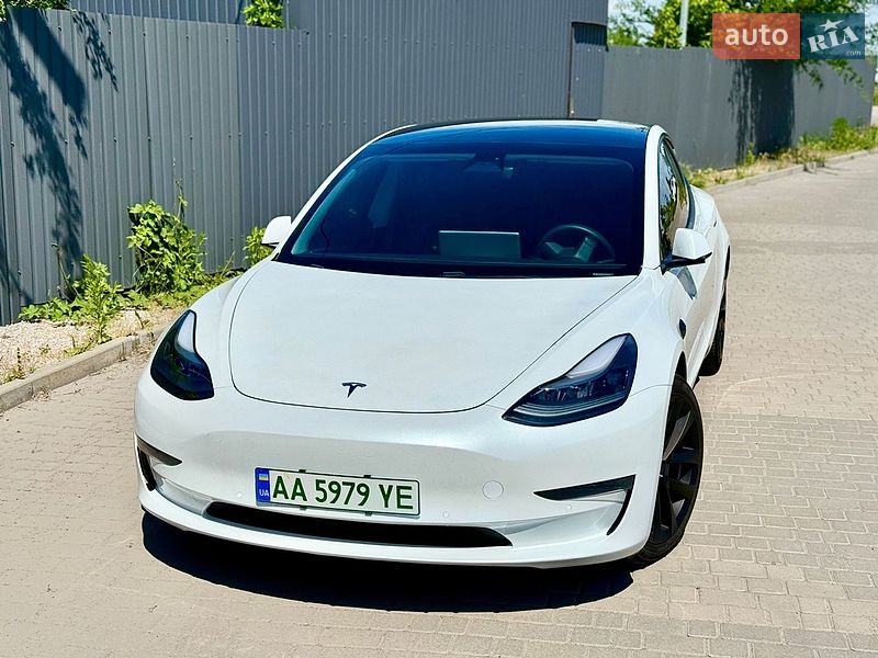 Седан Tesla Model 3 2021 в Дніпрі