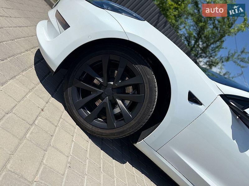 Седан Tesla Model 3 2021 в Дніпрі