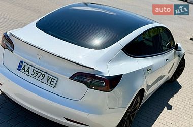 Седан Tesla Model 3 2021 в Дніпрі