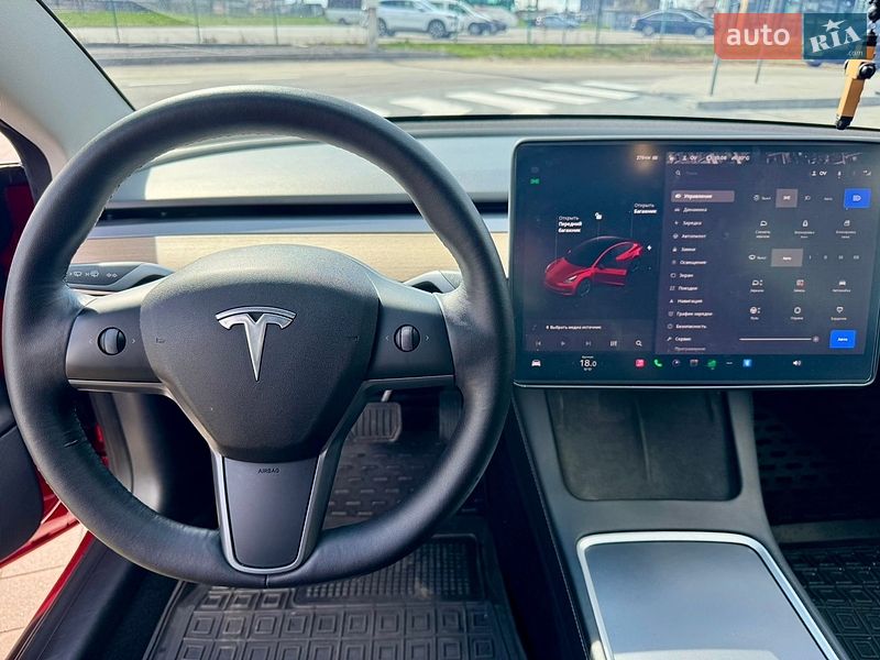 Седан Tesla Model 3 2022 в Виннице