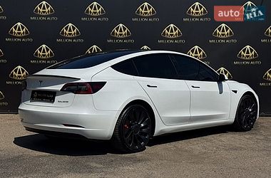 Седан Tesla Model 3 2021 в Киеве