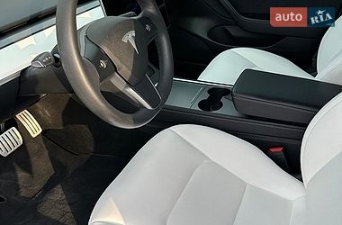 Седан Tesla Model 3 2022 в Вінниці