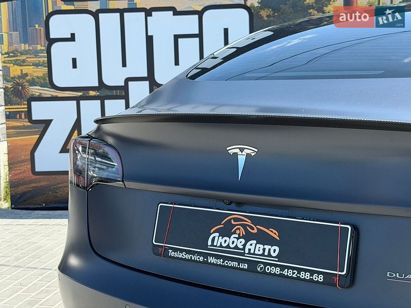 Седан Tesla Model 3 2022 в Львові