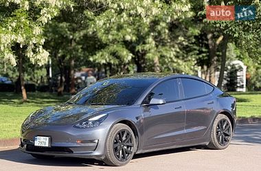 Седан Tesla Model 3 2023 в Кам'янському