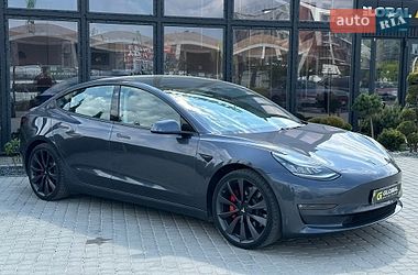 Седан Tesla Model 3 2020 в Львове