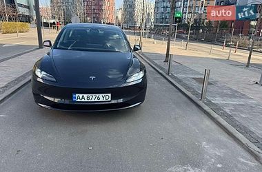 Седан Tesla Model 3 2025 в Киеве