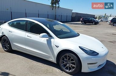 Седан Tesla Model 3 2019 в Львове