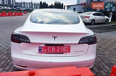 Седан Tesla Model 3 2019 в Львове