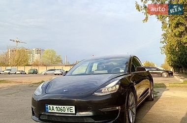 Седан Tesla Model 3 2018 в Киеве