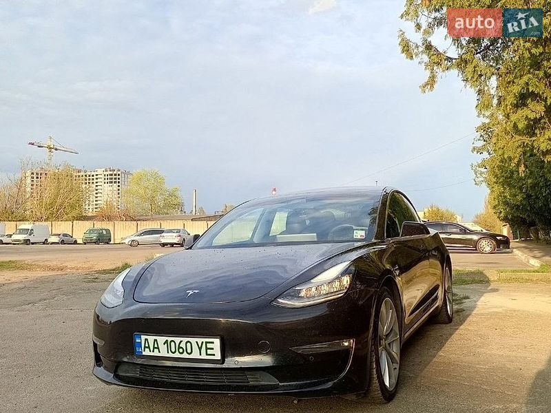 Седан Tesla Model 3 2018 в Киеве