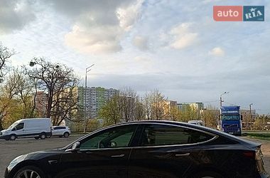 Седан Tesla Model 3 2018 в Киеве