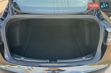 Седан Tesla Model 3 2022 в Рівному