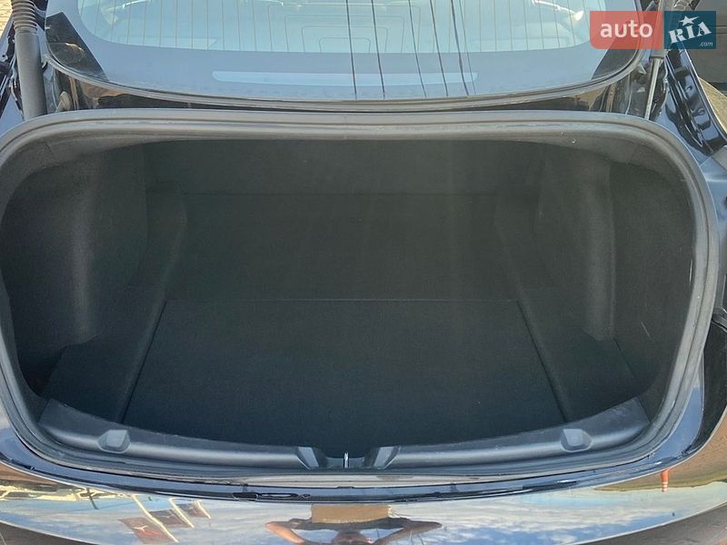 Седан Tesla Model 3 2022 в Рівному