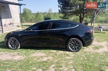 Седан Tesla Model 3 2019 в Новояворівську