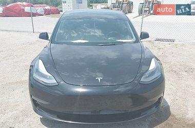 Седан Tesla Model 3 2018 в Львові
