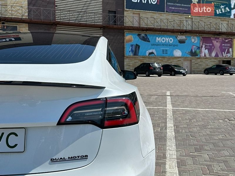 Седан Tesla Model 3 2020 в Харькове