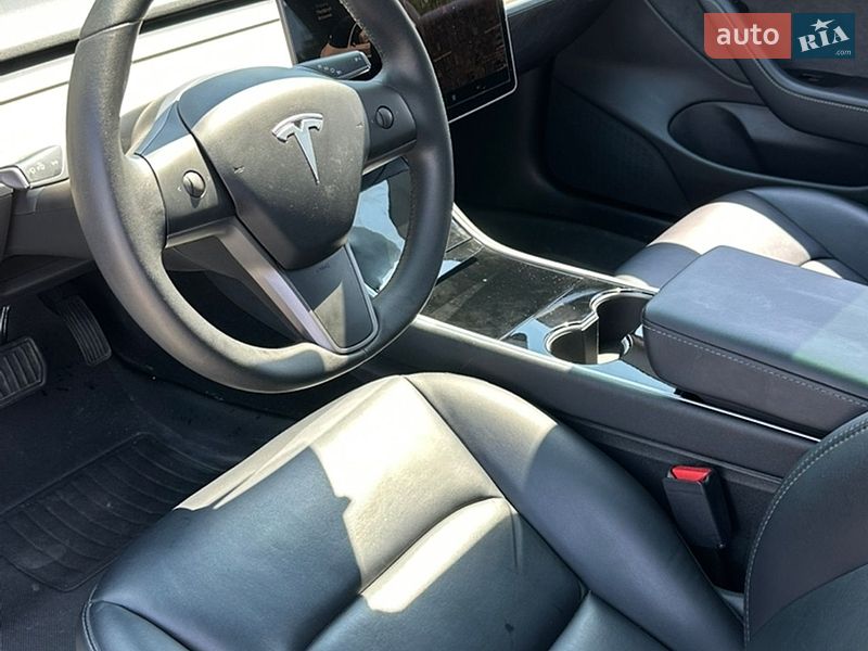 Седан Tesla Model 3 2020 в Харькове