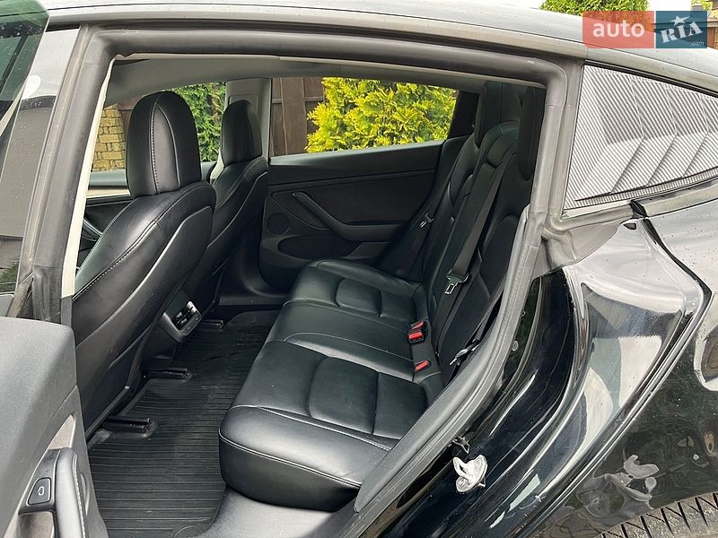Седан Tesla Model 3 2022 в Луцке