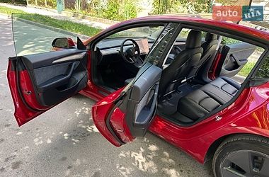 Седан Tesla Model 3 2022 в Золочеві