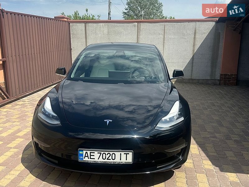 Седан Tesla Model 3 2019 в Дніпрі