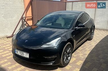 Седан Tesla Model 3 2019 в Дніпрі