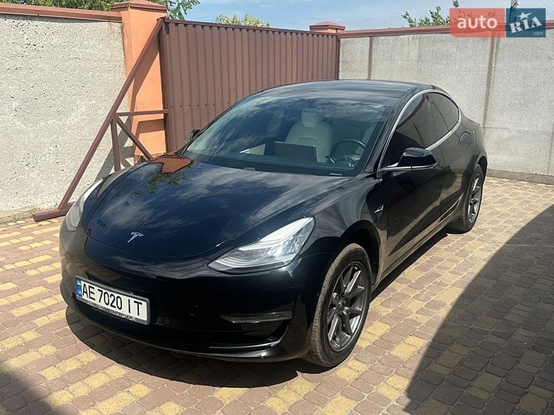 Седан Tesla Model 3 2019 в Дніпрі